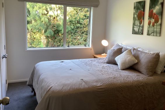 Totara Cottage - main bedroom