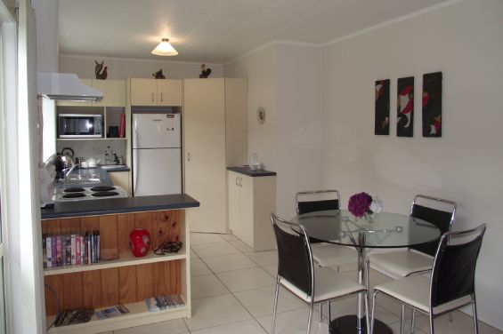 Totara Cottage - kitchen
